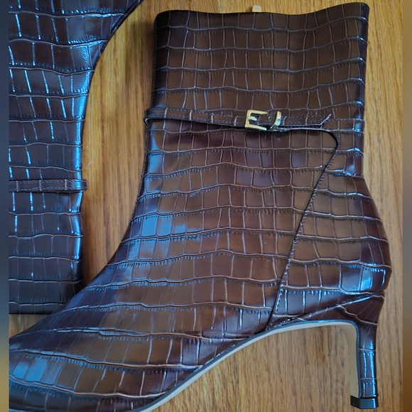 Ann Taylor Leather Ankle Chain Crocodile Print Bootie, size 10M NWOB NWOT - Picture 8 of 15